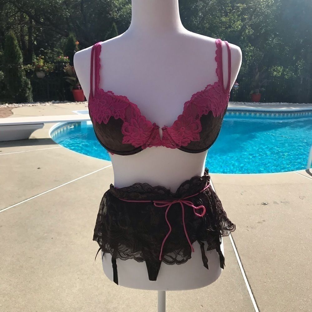 Brown and Pink Bra a Skirted V-String Vintage NWT - Picture 3 of 5
